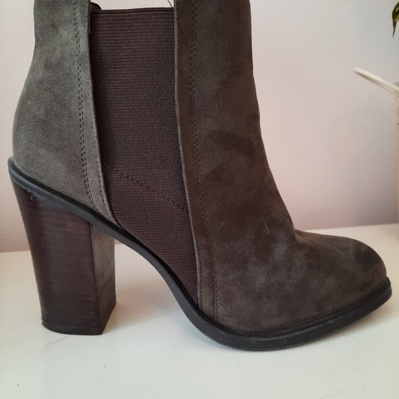 Green Booties - Picture 4 of 6